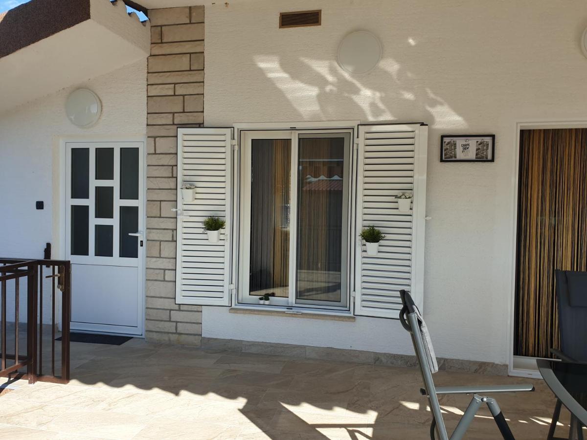 Apartman Anabella Rovanjska Exterior photo
