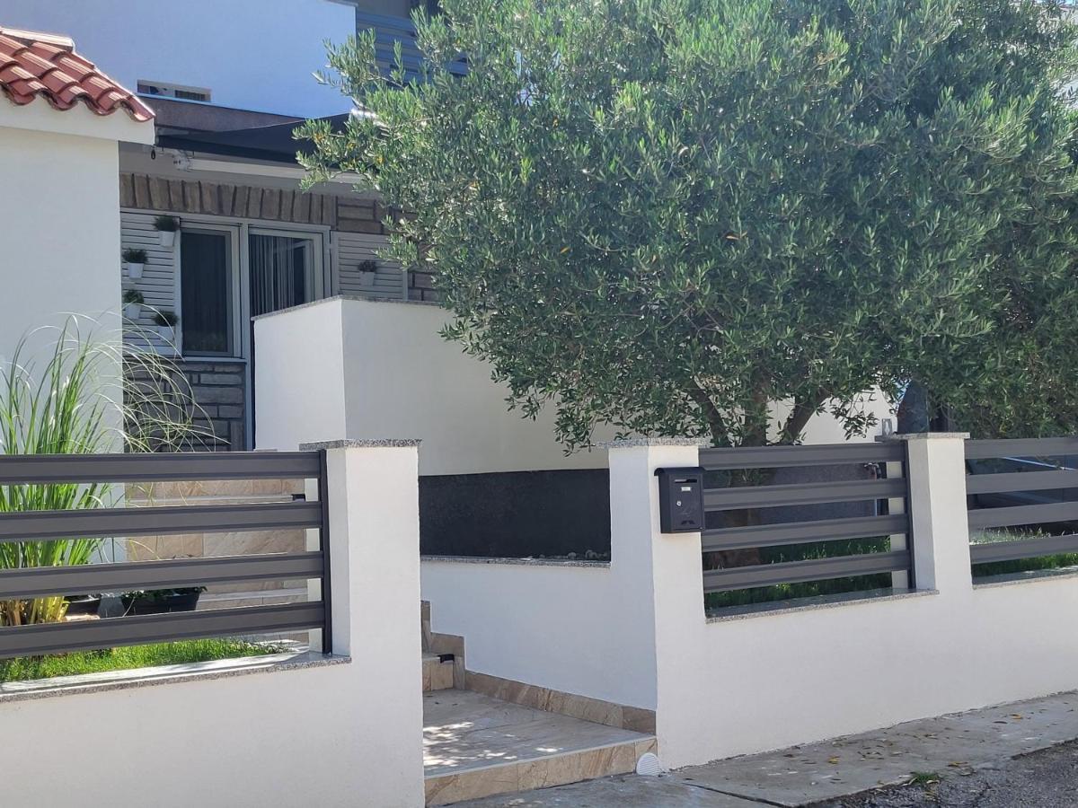 Apartman Anabella Rovanjska Exterior photo